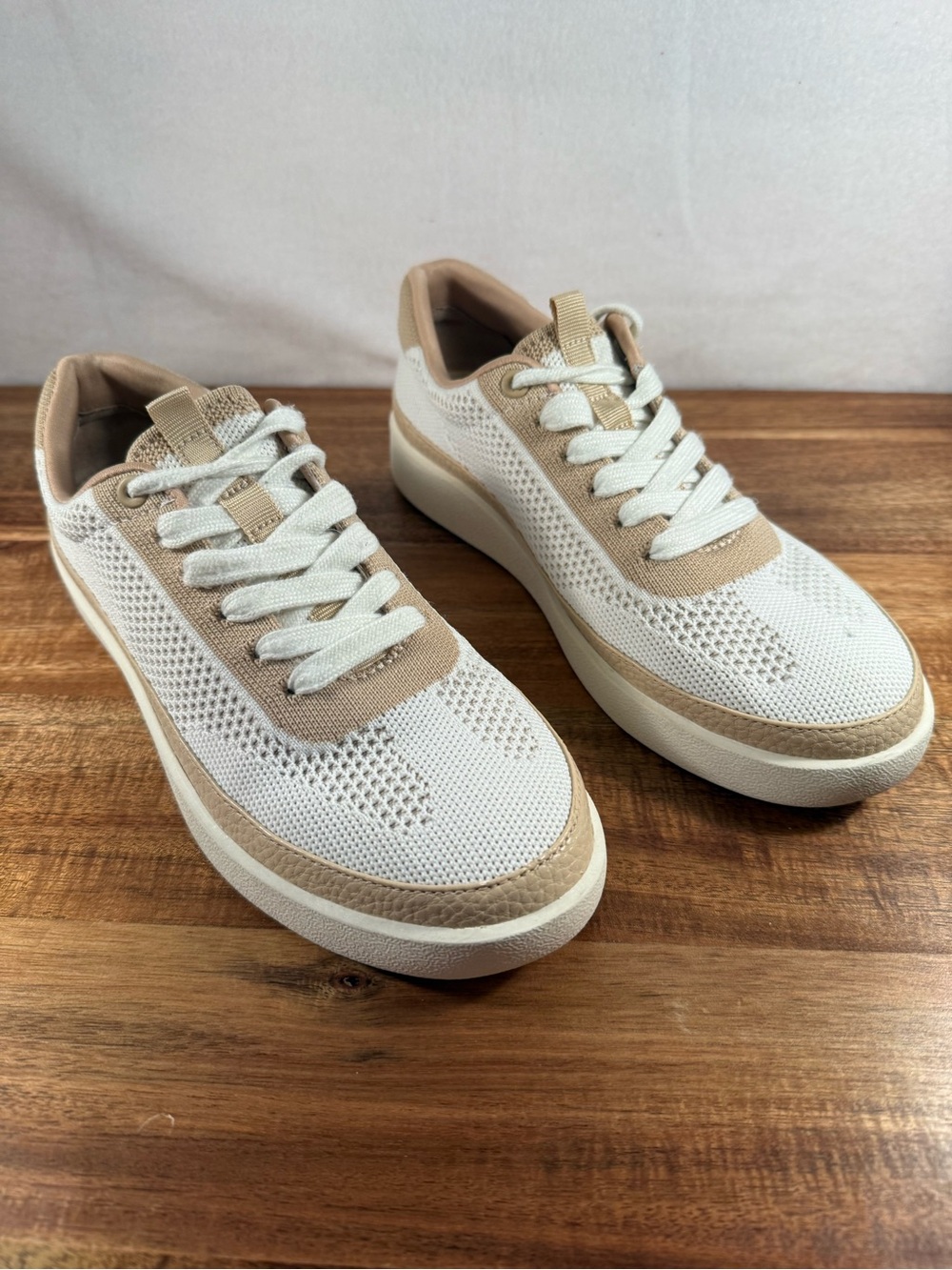 Vionic Galia Women's Knit Casual Sneakers White/Tan Size 6